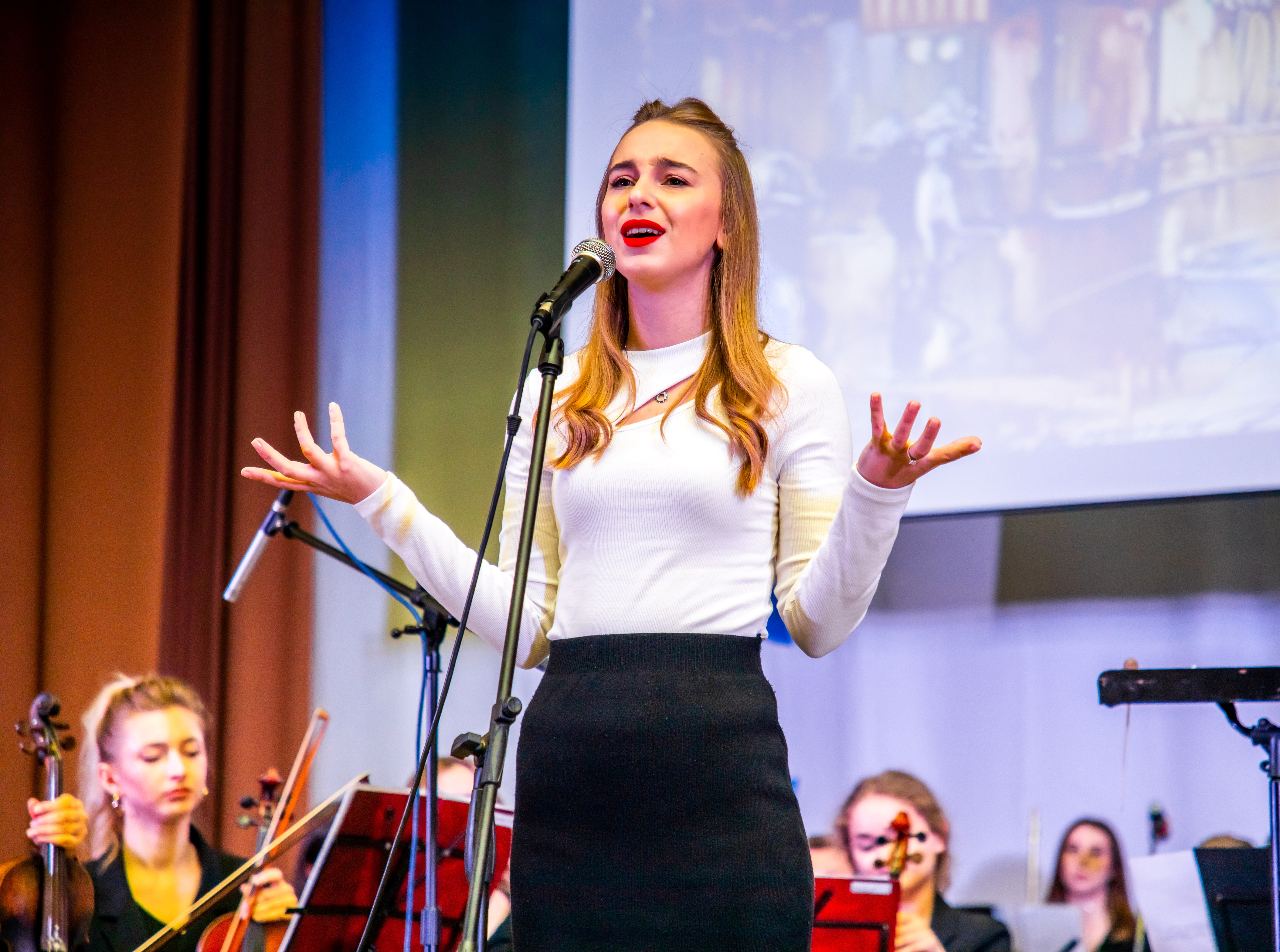 Декламування поезії у виконанні Діани Вигузової